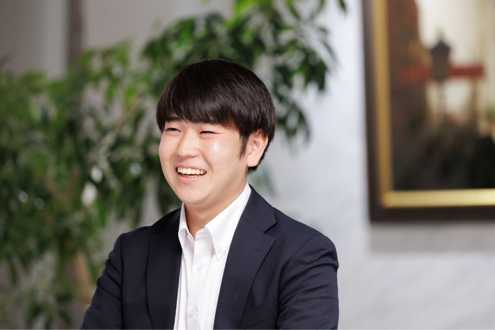 お名前: K.Tさん 入社年:2023年 新卒入社 所属:東京営業部販売一課